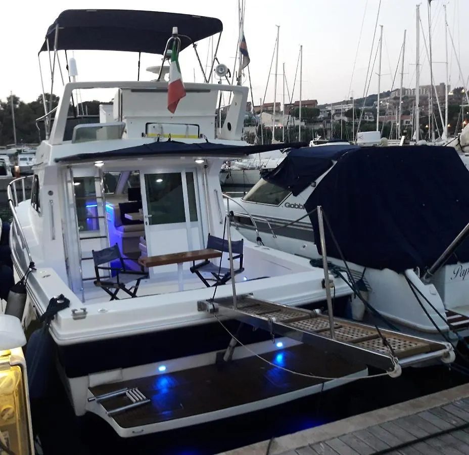 Sanremo Charter Boat And Breakfast Hotel