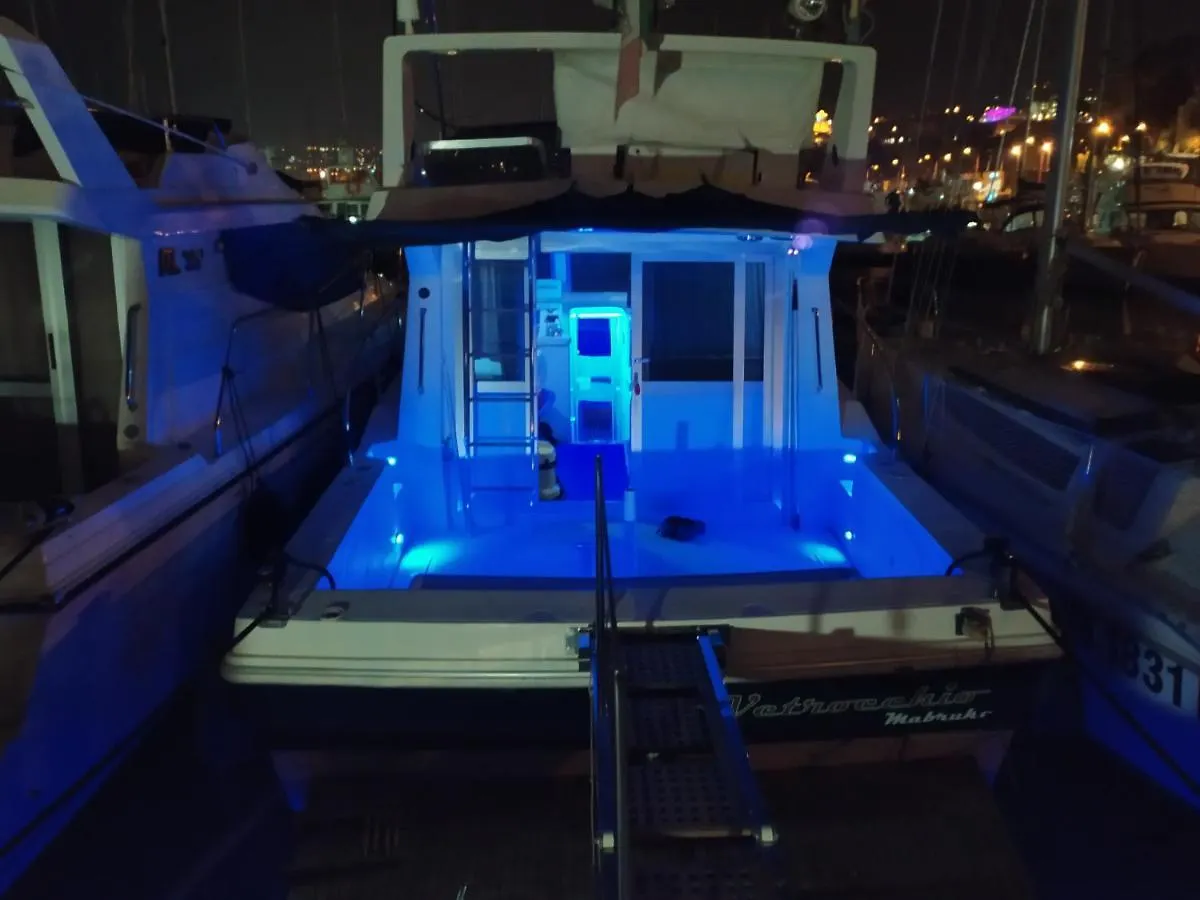 Sanremo Charter Boat And Breakfast Hotel Botel
