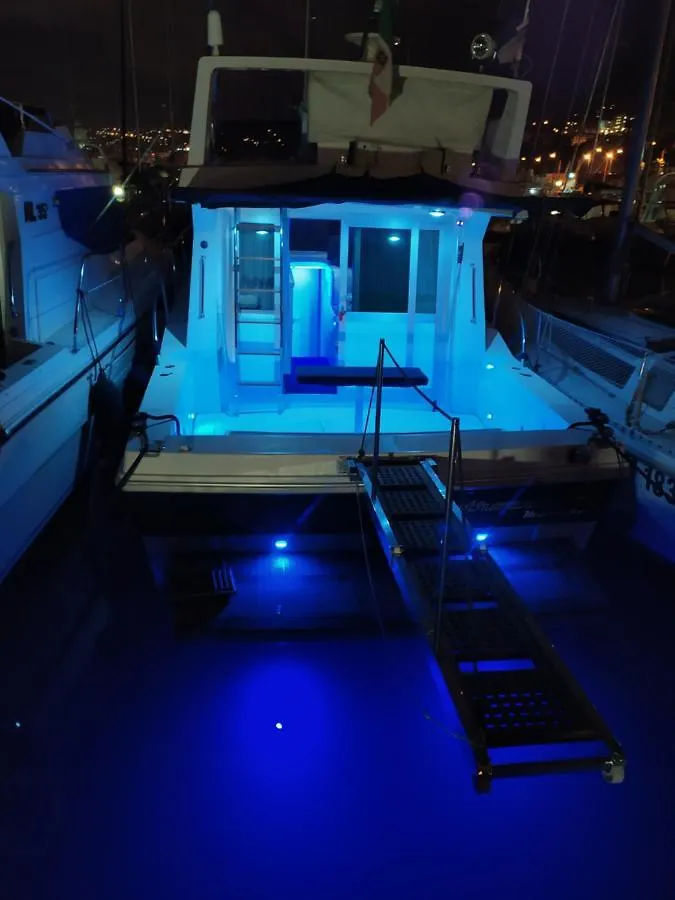 Bateau-hôtel Hotel Sanremo Charter Boat And Breakfast